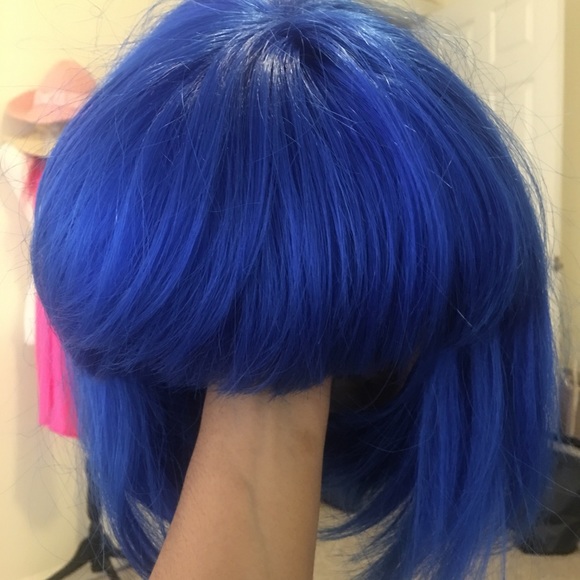 Blue Bob Wig - Picture 3 of 4